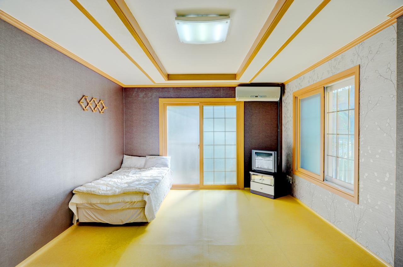Sungbo Youth Hostel Mungyeong Bagian luar foto