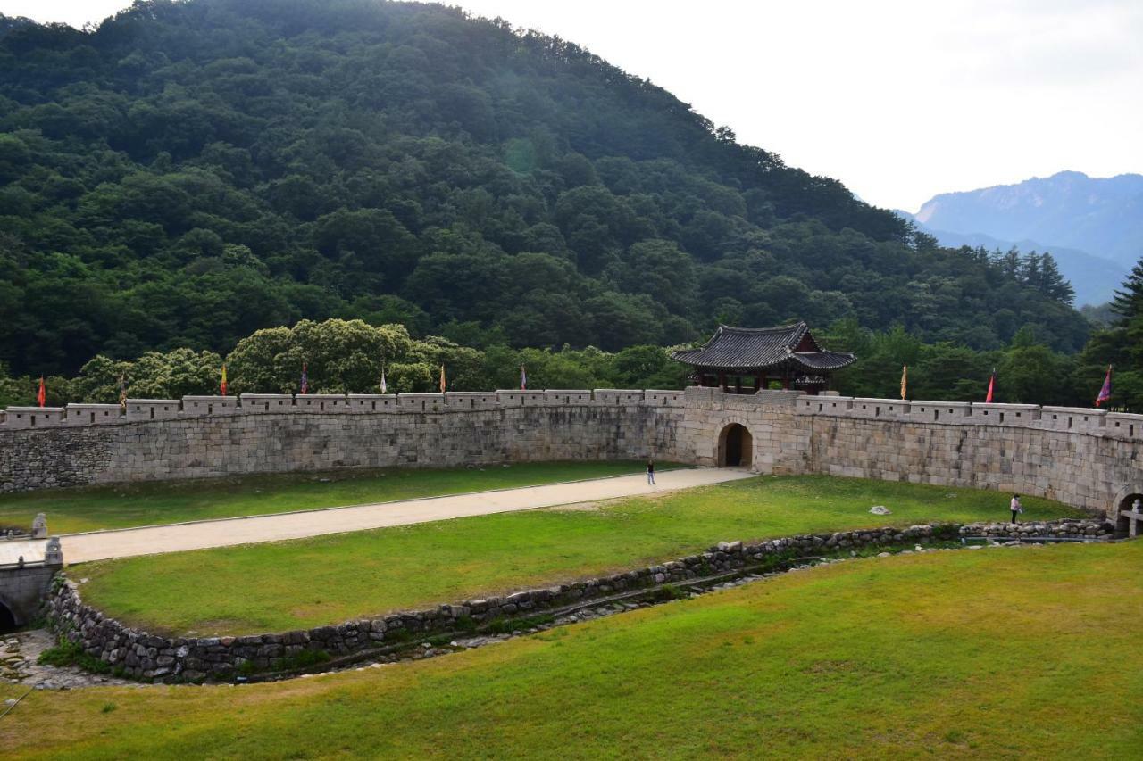 Sungbo Youth Hostel Mungyeong Bagian luar foto