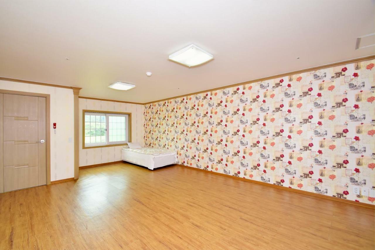 Sungbo Youth Hostel Mungyeong Bagian luar foto
